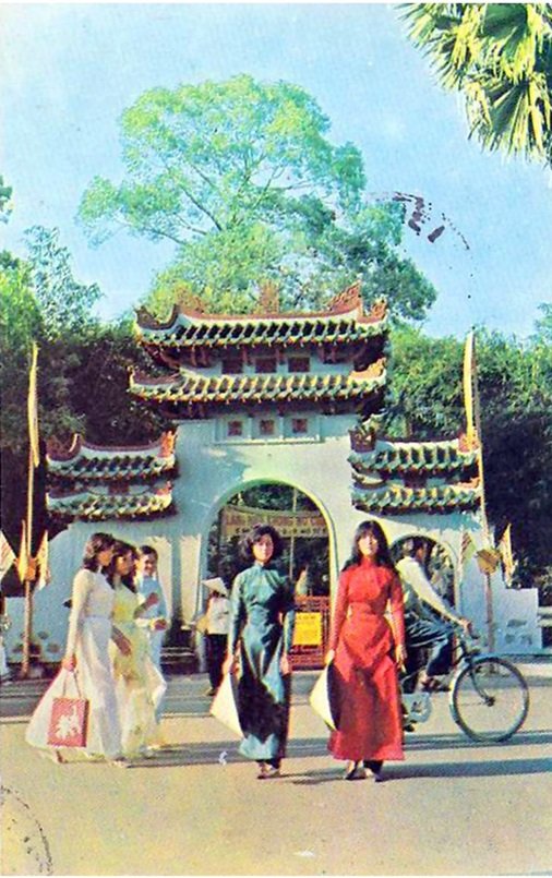 https://www.conganhuynh.com/LangOngBaChieu01.JPG